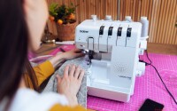 Brother Overlock airflow 3000 Overlockmaschine mit Lufteinfädler